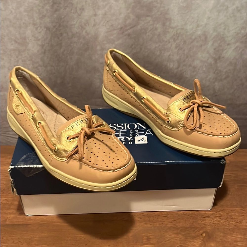 NWT Sperry Topsider Angelfish 1 Eye Boat Shoe tan and gold loafers size 7 - Picture 2 of 6